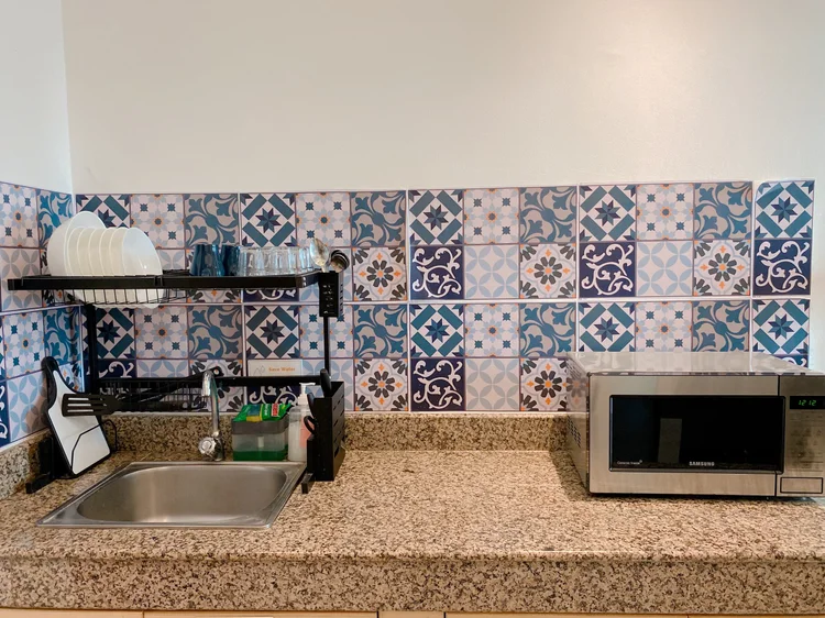 Oslo: Dapur tertutup dengan microwave dan rak piring, tinggal belanja bahan.