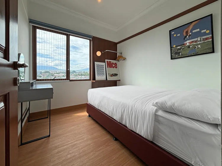 Incheon: Satu kamar lagi untuk berdua, dengan small double bed 140 cm.