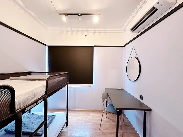 Berlin: Kamar bunk bed punya AC sendiri, seperti semua ruangan di unit ini.