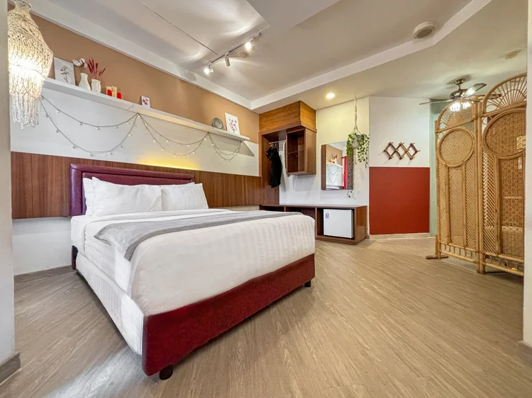 Ankara: Sprei putih di tempat tidur, standar yang sama di semua unit kami.