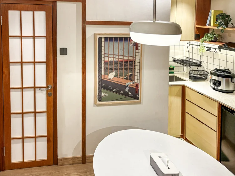 Kanazawa: Dapur dan meja makan dalam satu ruang, tinggal belanja bahan lalu masak.