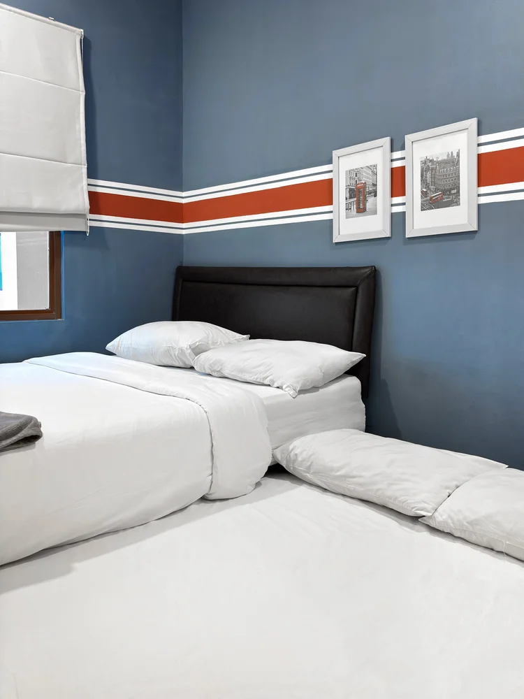 London: Kamar tidurnya: muat 9, maks. 12 dengan extra bed.