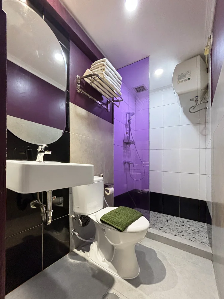 Copenhagen: Kamar mandi dengan shower air hangat dan pemanas air sendiri.