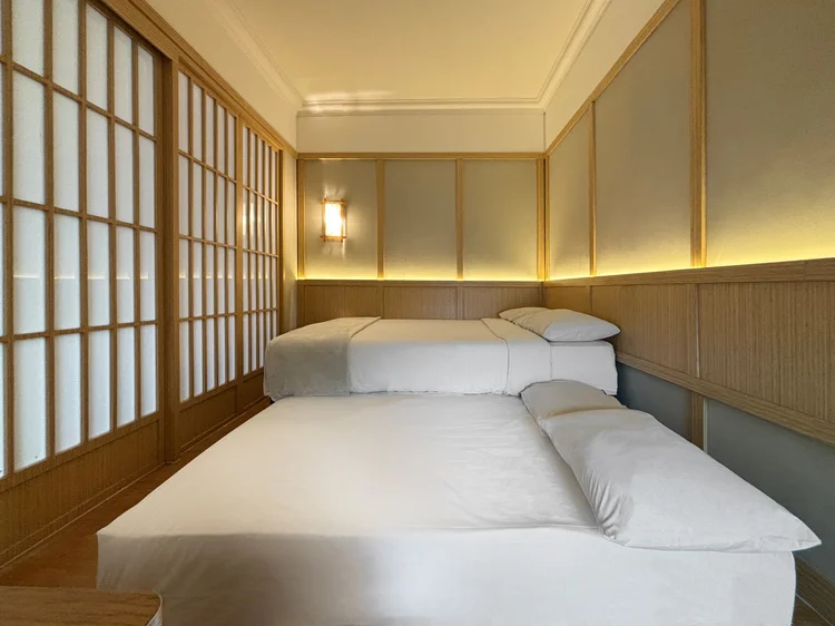 Fukuoka: Kasur sliding small double 140 cm, bisa dijadikan satu atau dipisah dua.