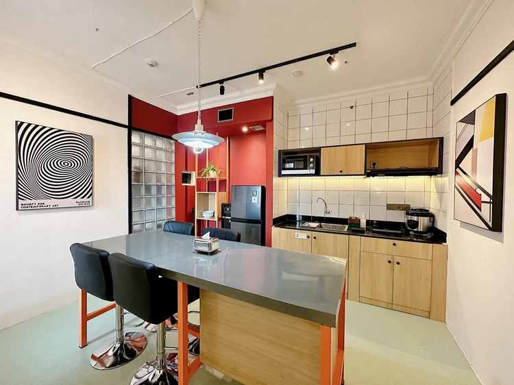 Berlin: YOURE.AT Grand Setiabudi: rating 4,9 di Google, plus ulasan terverifikasi di Traveloka dan tiket.com.