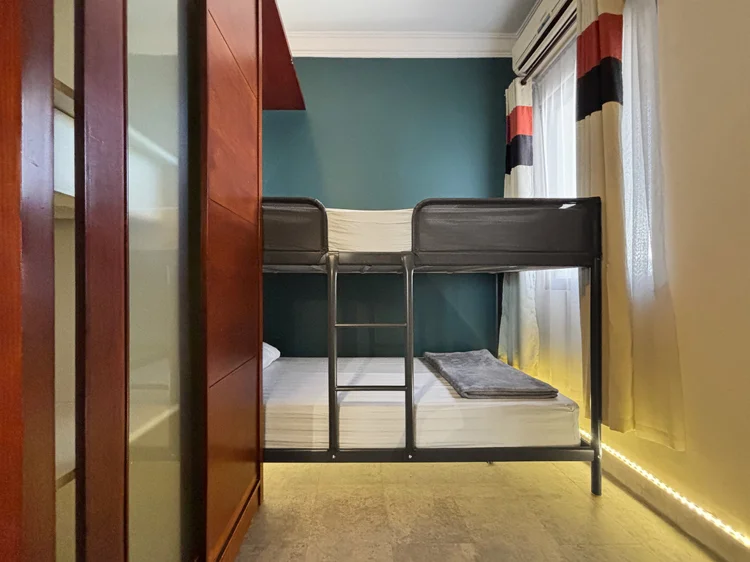 Chicago: Kamar kedua: bunk bed untuk berdua, dengan AC sendiri.