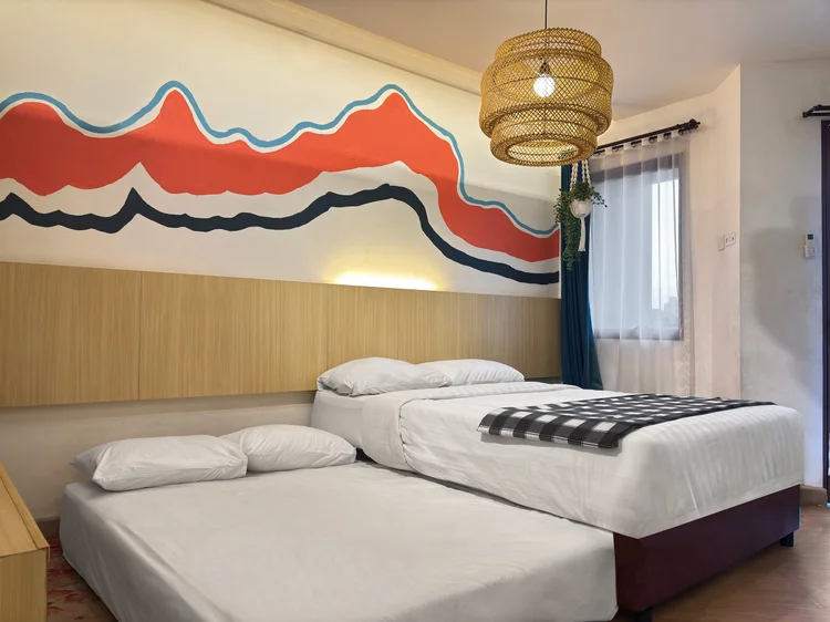 Barbados: Sliding small double bed: dua kasur yang bisa dipisah seperti ini, atau dirapatkan.