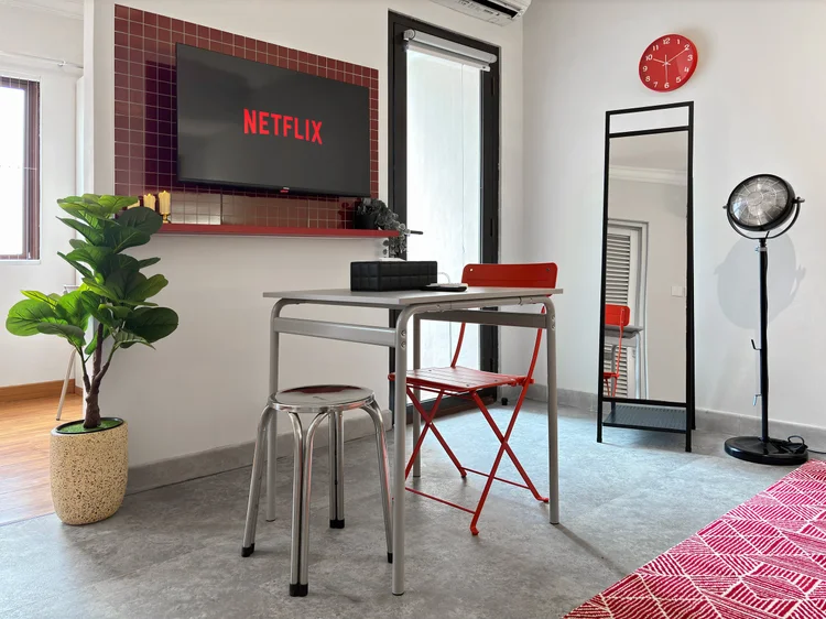 San Francisco: Smart TV dengan Netflix, meja makan untuk bertiga, dan cermin tinggi.