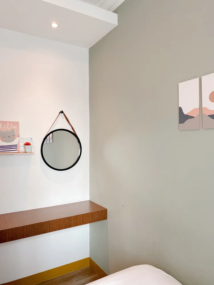 Oslo: Meja rias di tiap kamar tidur, jadi cermin tidak jadi rebutan.