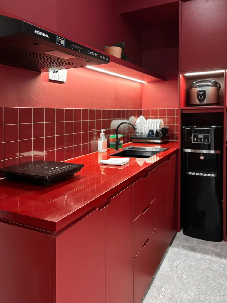 Helsinki: Wastafel dapur dengan kompor induksi, lengkap untuk masak sendiri.