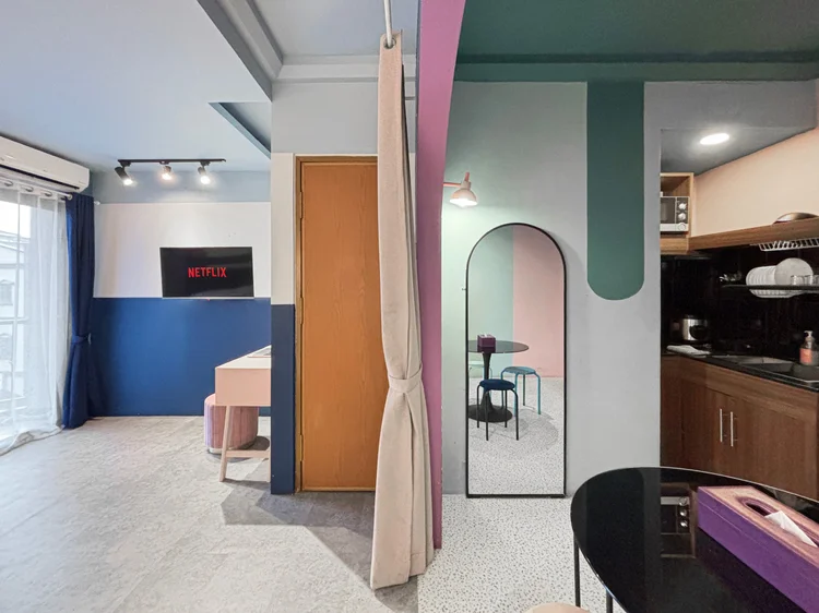 Montreal: Muat 4, maks. 5 dengan extra bed: dapur, area tidur, dan cermin badan di satu ruang.