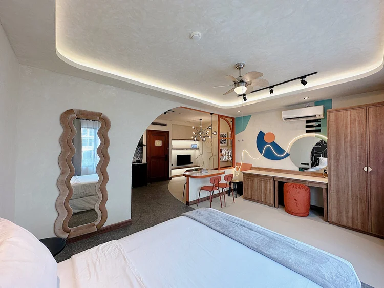New York: Area tidur: sliding bed dengan AC dan kipas langit-langit.