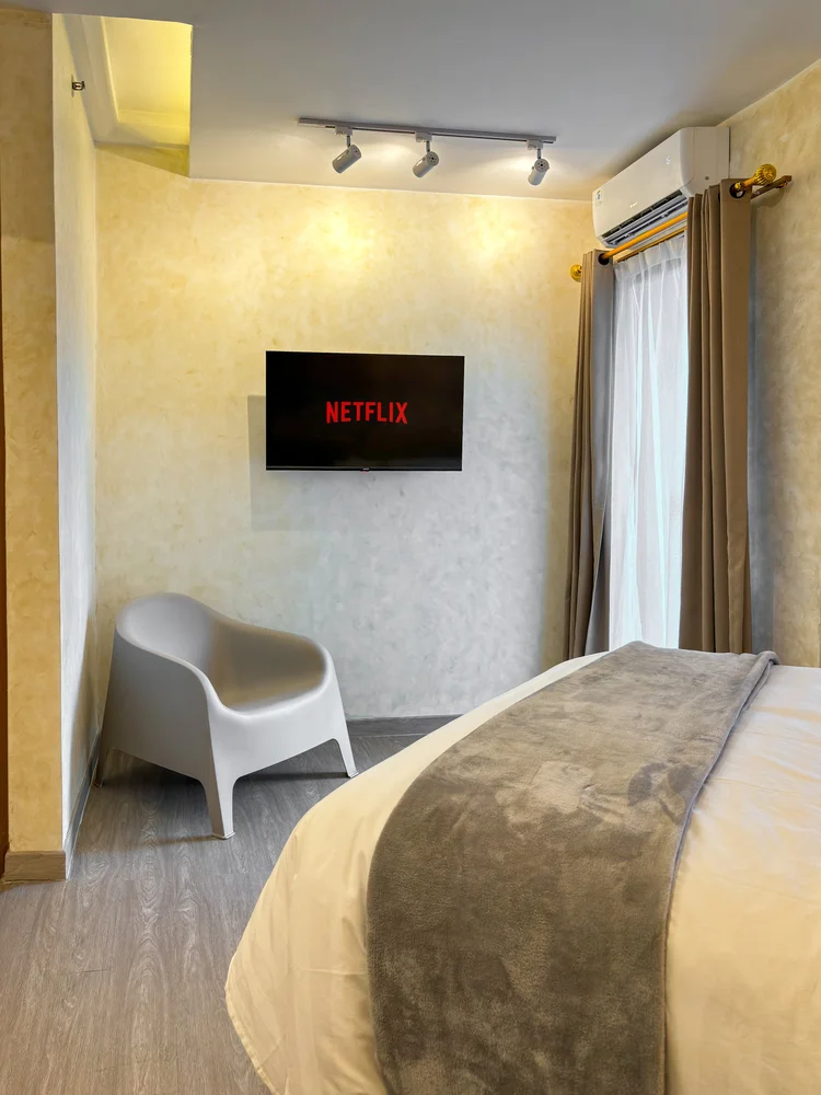 Adelaide: Smart TV dengan Netflix menghadap tempat tidur, plus AC untuk tidur nyenyak.