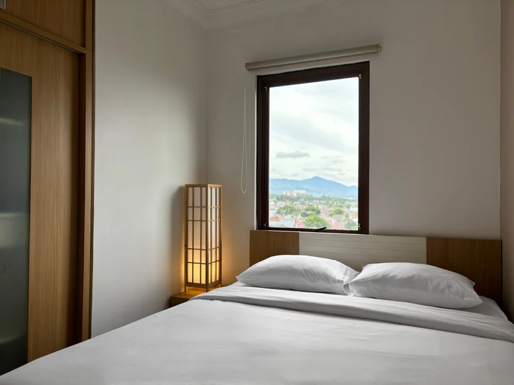 Hokkaido: Tim terlatih kami sendiri membersihkan tiap kamar sesuai standar CHSE sebelum check-in.