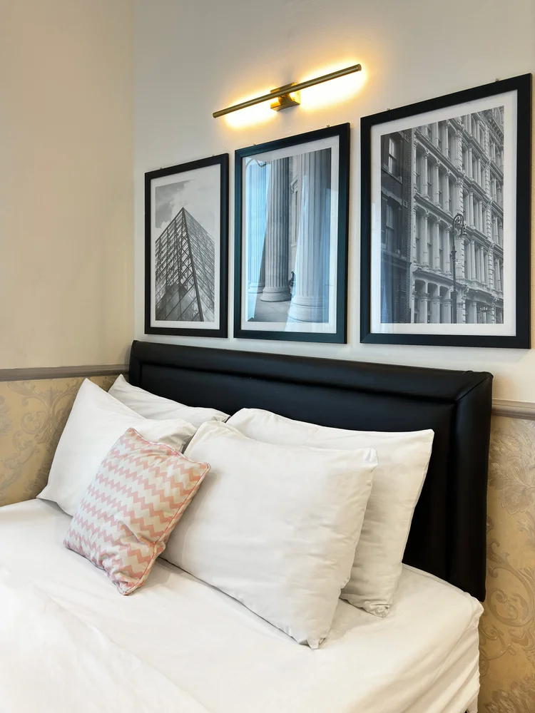 Paris: Kamar lain dengan sliding bed 140 + 140 cm dan AC.