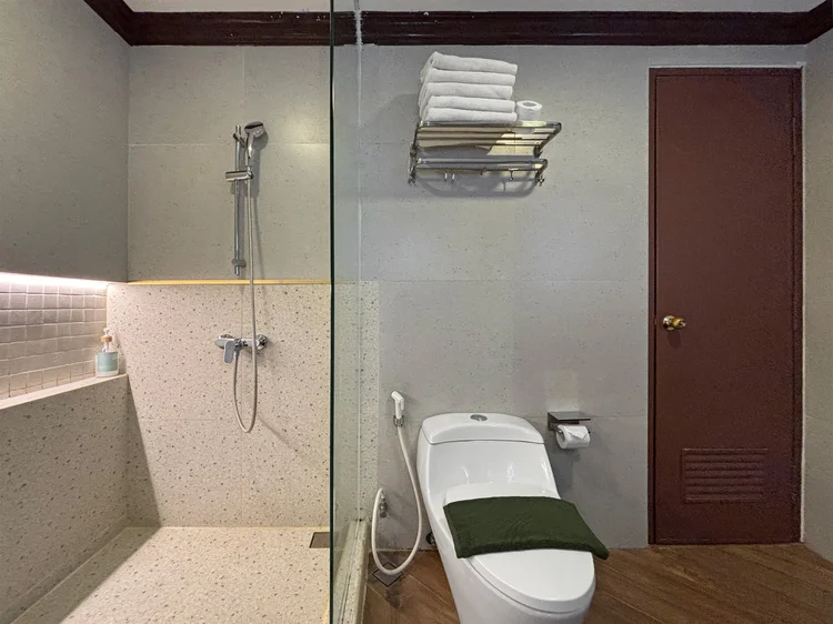 Kensington: Ada kendala? WhatsApp +62 817-0219-995, selalu nomor yang sama, dijawab 24 jam.