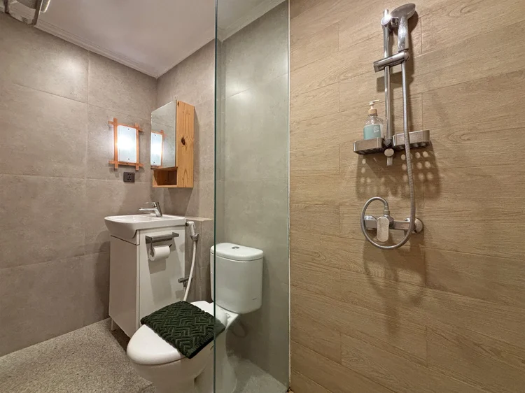 Nagoya: Sabun dan sampo sudah disiapkan di kamar mandi, sama di semua unit.