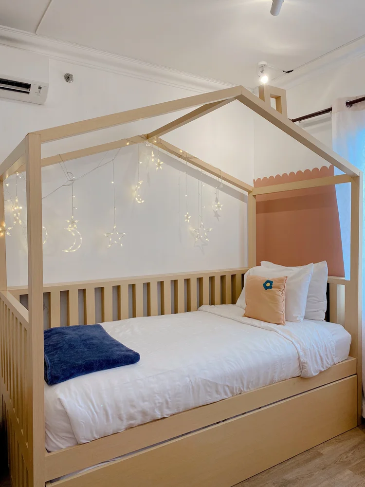 Madison: Sliding bed dengan AC di ruang tengah, sudah termasuk kapasitas 6 orang.